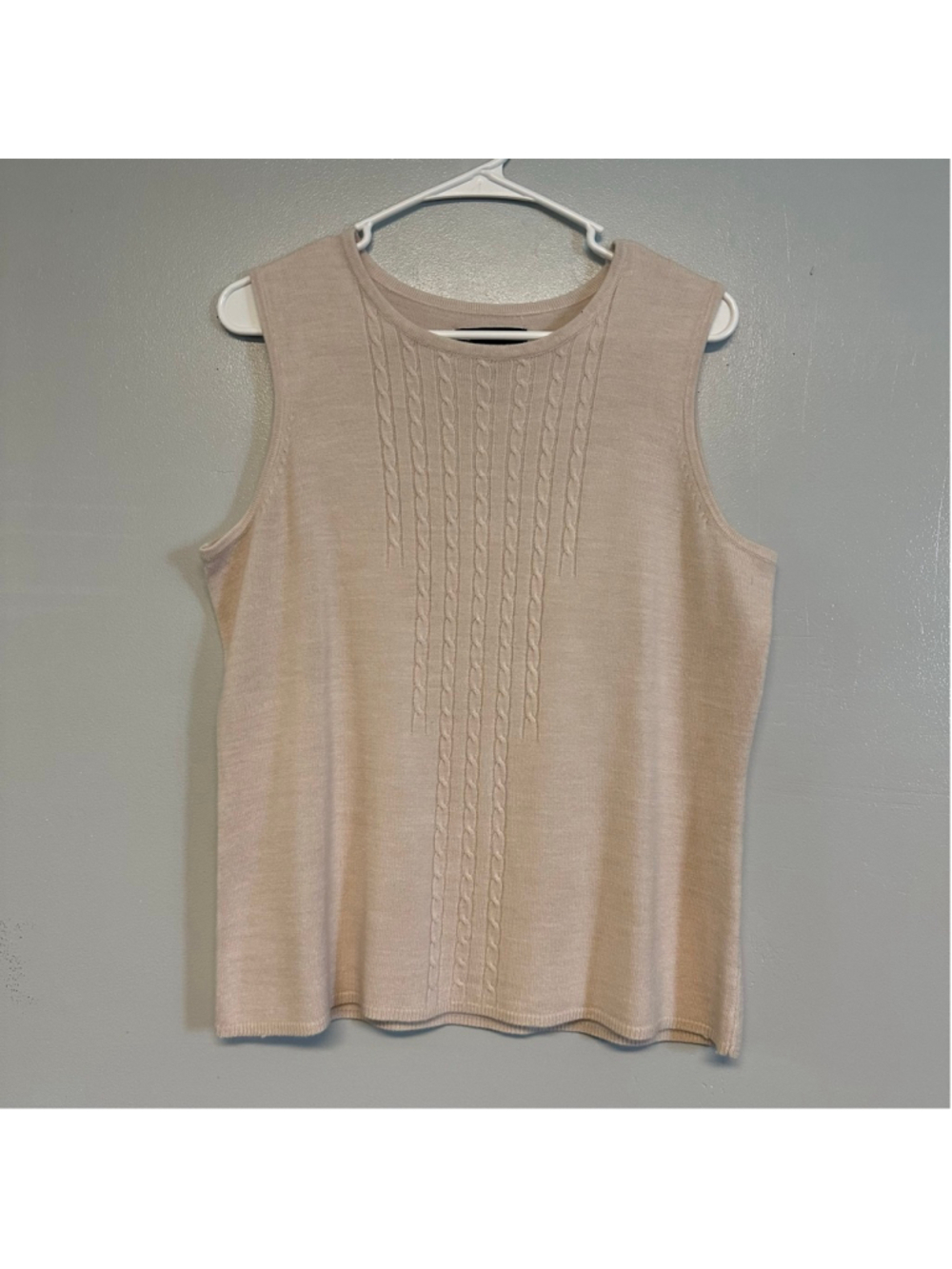 Women's goodclothes Beige Cable Knit Tank Top, Size Large 100% acrylic